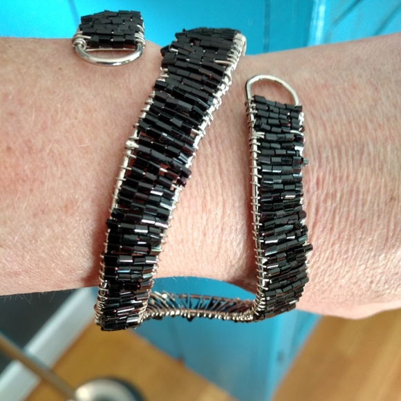 Black bugle bead cuff - Picture 7 of 7